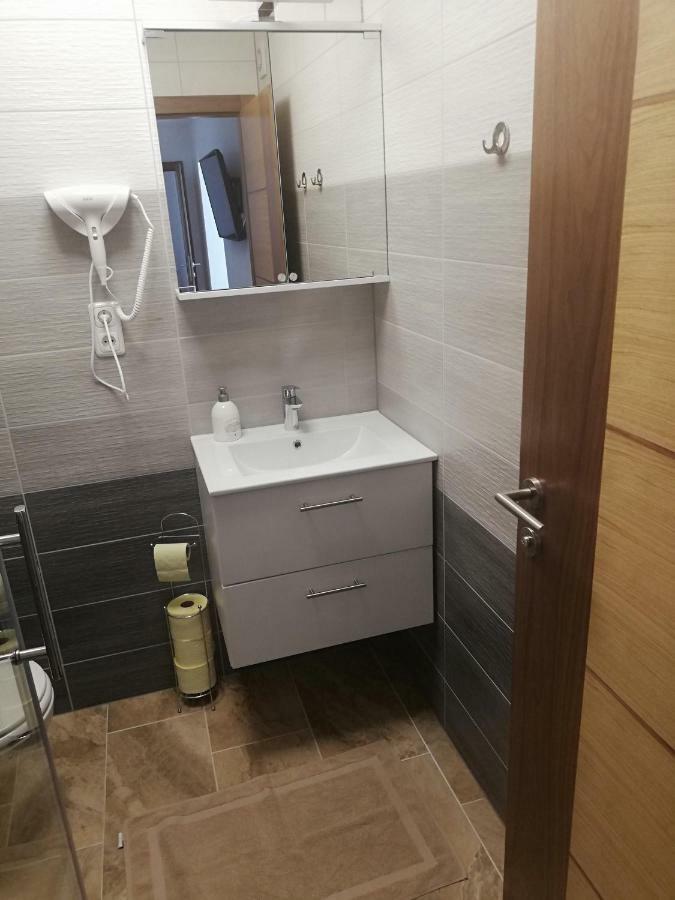 Haus Alexis Hotell Faak am See Eksteriør bilde